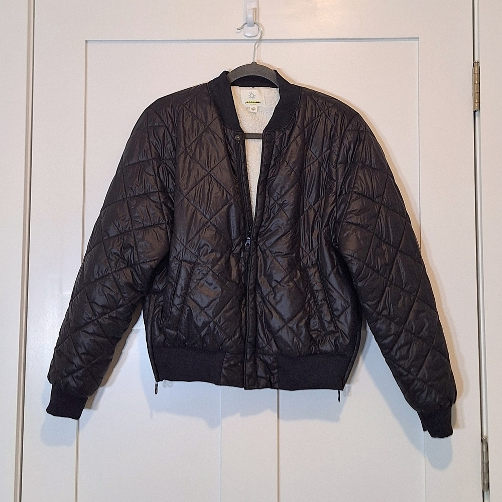 Offline By Aerie Puffer Quilted Bomber Jacket Black White Sherpa Lined Large